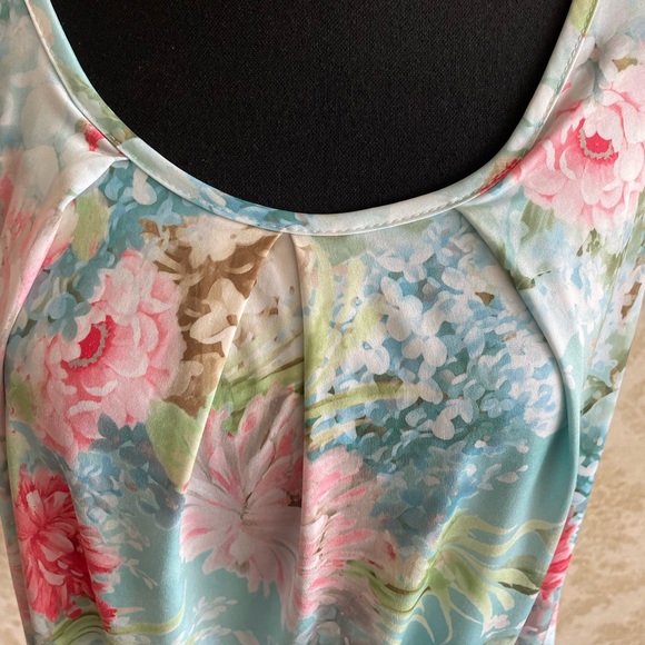 Suzy Shier floral camisole - Picture 3 of 9